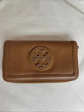 Tory Burch Tan Leather Logo Clutch